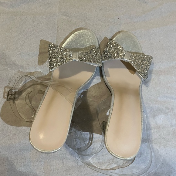 Silver Chunky Heels- Ankle Strap with glitter bow - Picture 1 of 7